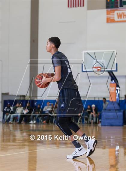 Thumbnail 3 in DeSoto vs. Shoemaker (Whataburger Basketball Tournament) photogallery.