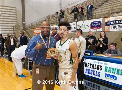 Thumbnail 2 in DeSoto vs. Shoemaker (Whataburger Basketball Tournament) photogallery.