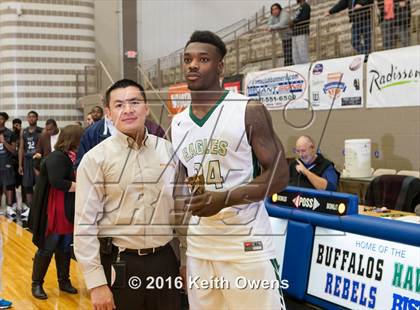 Thumbnail 2 in DeSoto vs. Shoemaker (Whataburger Basketball Tournament) photogallery.