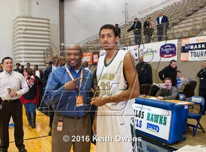 Thumbnail 1 in DeSoto vs. Shoemaker (Whataburger Basketball Tournament) photogallery.