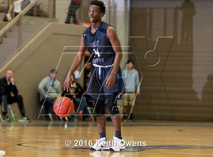 Thumbnail 3 in DeSoto vs. Shoemaker (Whataburger Basketball Tournament) photogallery.