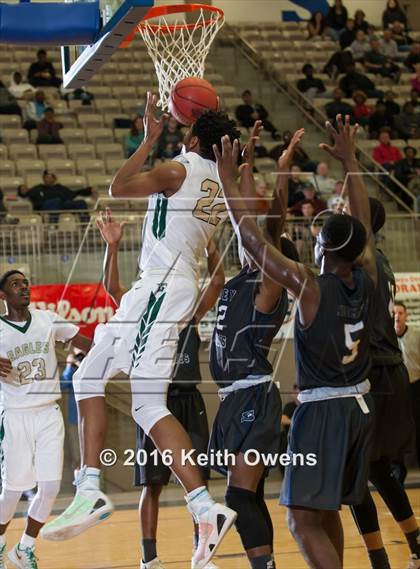 Thumbnail 1 in DeSoto vs. Shoemaker (Whataburger Basketball Tournament) photogallery.