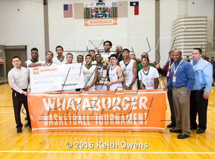 Thumbnail 3 in DeSoto vs. Shoemaker (Whataburger Basketball Tournament) photogallery.
