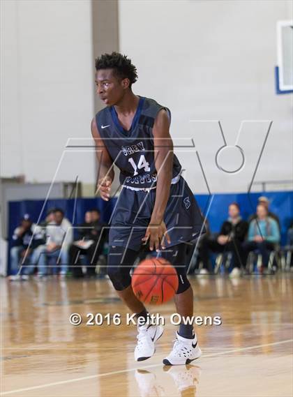 Thumbnail 1 in DeSoto vs. Shoemaker (Whataburger Basketball Tournament) photogallery.