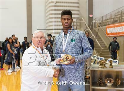 Thumbnail 3 in DeSoto vs. Shoemaker (Whataburger Basketball Tournament) photogallery.