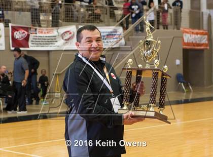 Thumbnail 2 in DeSoto vs. Shoemaker (Whataburger Basketball Tournament) photogallery.