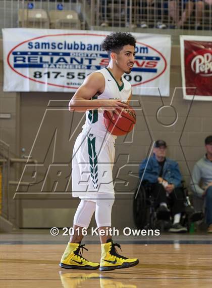 Thumbnail 2 in DeSoto vs. Shoemaker (Whataburger Basketball Tournament) photogallery.