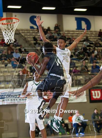Thumbnail 3 in DeSoto vs. Shoemaker (Whataburger Basketball Tournament) photogallery.
