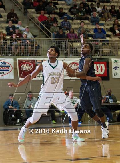 Thumbnail 3 in DeSoto vs. Shoemaker (Whataburger Basketball Tournament) photogallery.