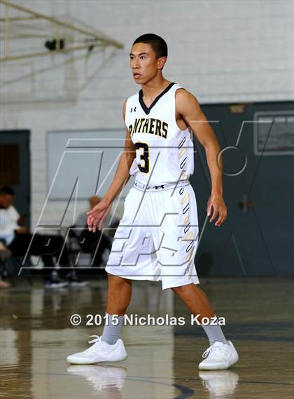 Thumbnail 3 in Newbury Park vs. Shalhevet (Joe Frazier Classic) photogallery.