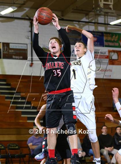 Thumbnail 3 in Newbury Park vs. Shalhevet (Joe Frazier Classic) photogallery.