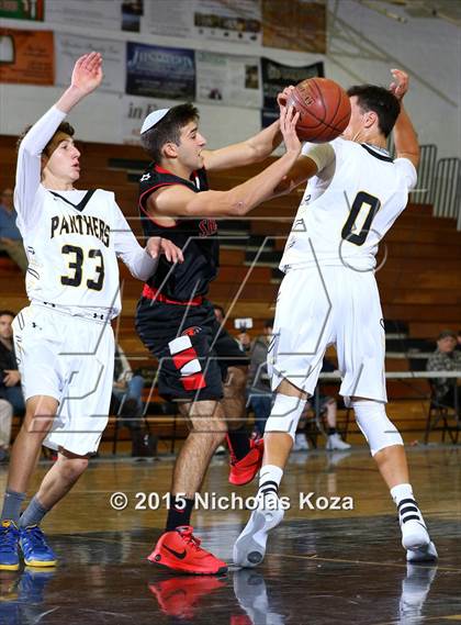 Thumbnail 2 in Newbury Park vs. Shalhevet (Joe Frazier Classic) photogallery.