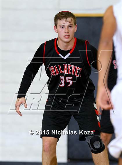 Thumbnail 3 in Newbury Park vs. Shalhevet (Joe Frazier Classic) photogallery.