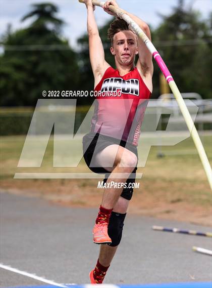 Thumbnail 3 in Carl L Chandler V Invitational photogallery.