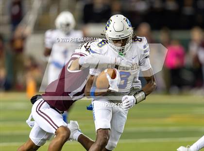 Thumbnail 1 in Chapel Hill at Davenport  (UIL Football 4A DI Semifinal) photogallery.