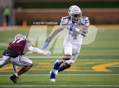 Thumbnail 1 in Chapel Hill at Davenport  (UIL Football 4A DI Semifinal) photogallery.