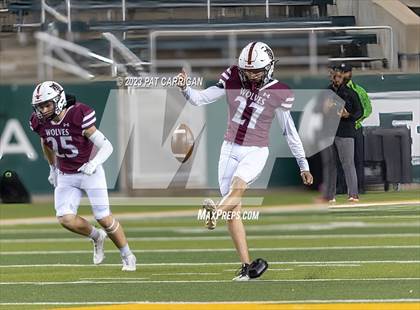 Thumbnail 1 in Chapel Hill at Davenport  (UIL Football 4A DI Semifinal) photogallery.