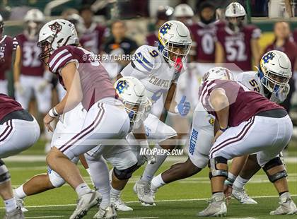 Thumbnail 1 in Chapel Hill at Davenport  (UIL Football 4A DI Semifinal) photogallery.