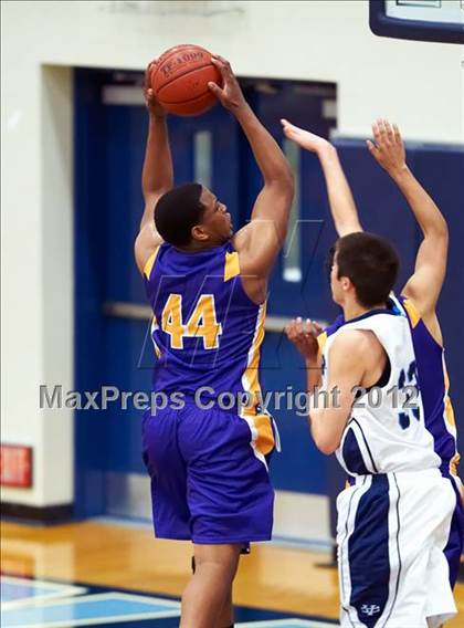 Thumbnail 2 in Riordan @ Valley Christian photogallery.