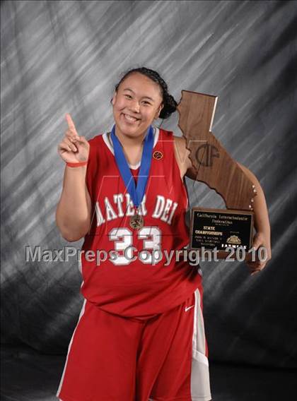 Thumbnail 1 in Carondelet vs. Mater Dei (CIF State D2 Award Photos) photogallery.