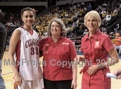 Thumbnail 2 in Carondelet vs. Mater Dei (CIF State D2 Award Photos) photogallery.
