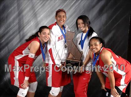 Thumbnail 2 in Carondelet vs. Mater Dei (CIF State D2 Award Photos) photogallery.
