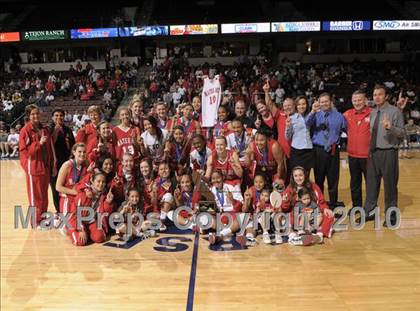 Thumbnail 2 in Carondelet vs. Mater Dei (CIF State D2 Award Photos) photogallery.