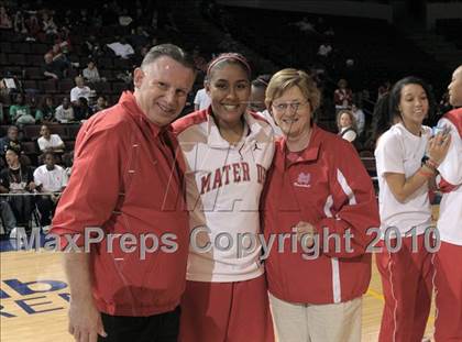 Thumbnail 1 in Carondelet vs. Mater Dei (CIF State D2 Award Photos) photogallery.