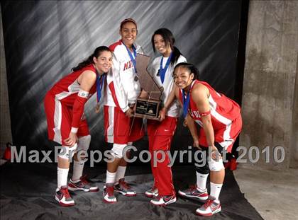 Thumbnail 3 in Carondelet vs. Mater Dei (CIF State D2 Award Photos) photogallery.