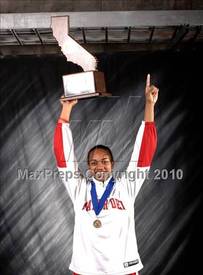 Thumbnail 1 in Carondelet vs. Mater Dei (CIF State D2 Award Photos) photogallery.