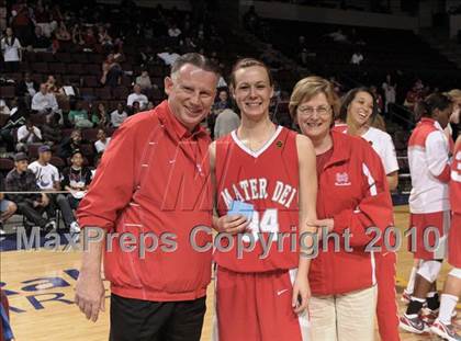 Thumbnail 2 in Carondelet vs. Mater Dei (CIF State D2 Award Photos) photogallery.