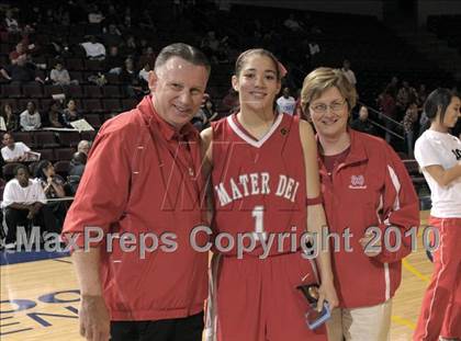 Thumbnail 1 in Carondelet vs. Mater Dei (CIF State D2 Award Photos) photogallery.