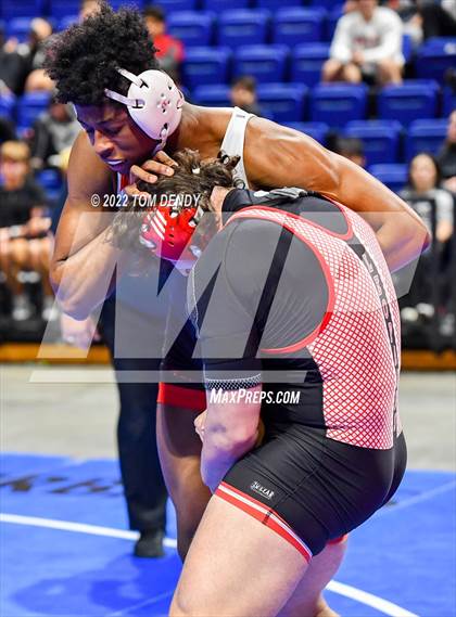 Thumbnail 3 in UIL State Championships - 5A 220lb Final photogallery.
