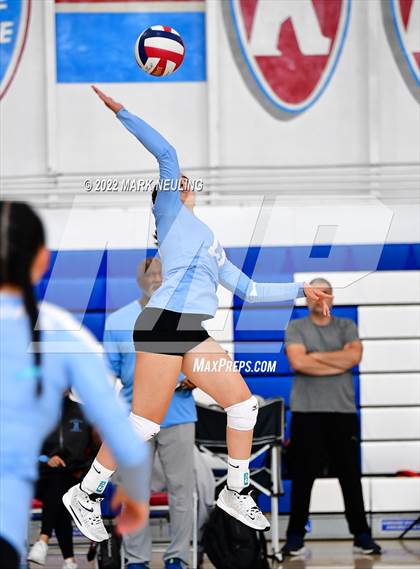 Thumbnail 3 in Design Tech vs. Hillsdale (Peninsula Classic Tournament) photogallery.