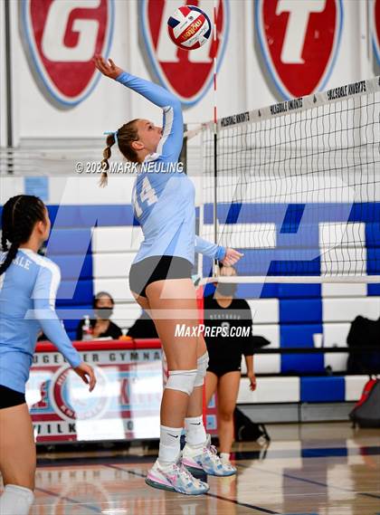 Thumbnail 3 in Design Tech vs. Hillsdale (Peninsula Classic Tournament) photogallery.