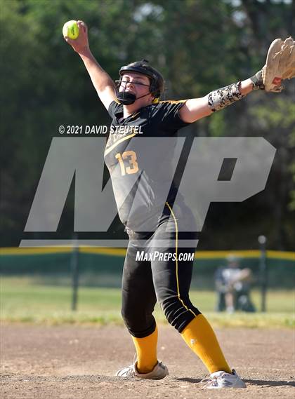 Thumbnail 1 in Del Oro @ Center photogallery.