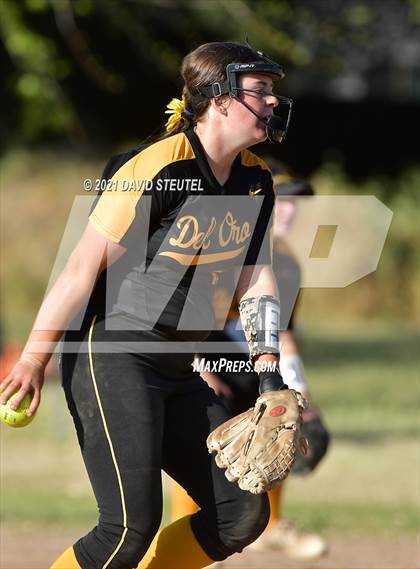 Thumbnail 1 in Del Oro @ Center photogallery.