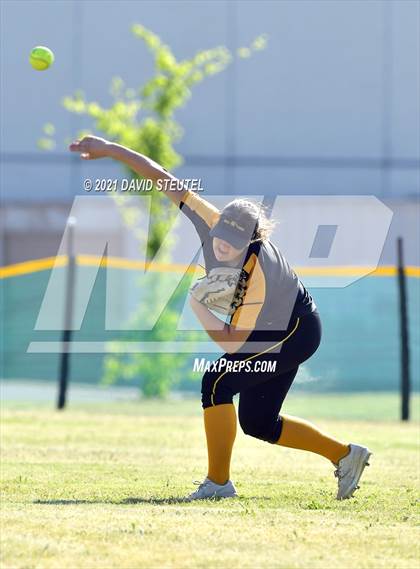 Thumbnail 3 in Del Oro @ Center photogallery.