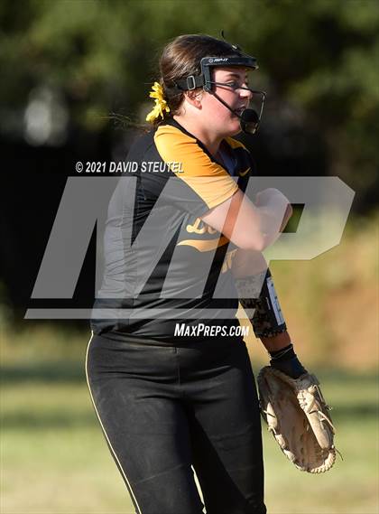 Thumbnail 2 in Del Oro @ Center photogallery.