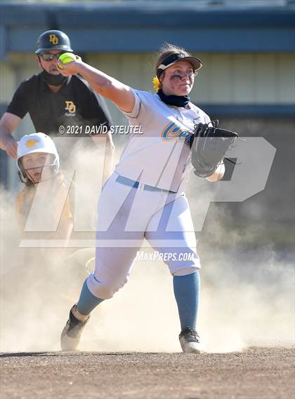 Thumbnail 1 in Del Oro @ Center photogallery.