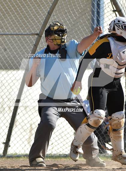 Thumbnail 3 in Del Oro @ Center photogallery.
