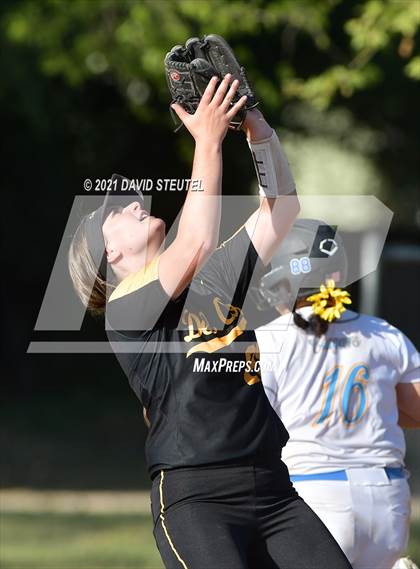 Thumbnail 1 in Del Oro @ Center photogallery.
