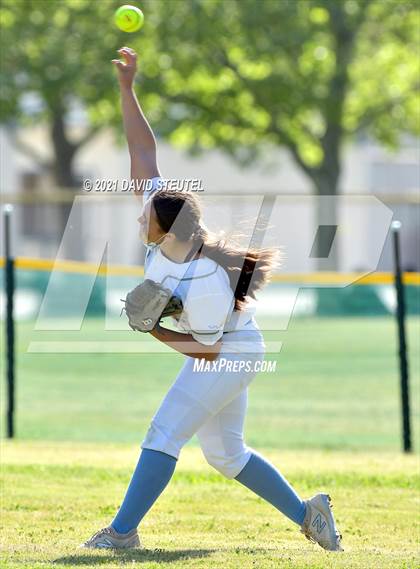Thumbnail 2 in Del Oro @ Center photogallery.
