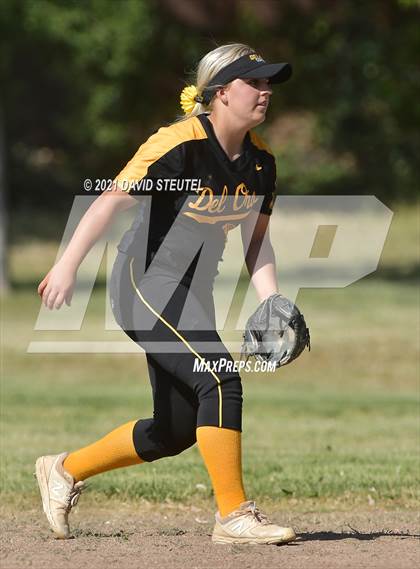 Thumbnail 2 in Del Oro @ Center photogallery.
