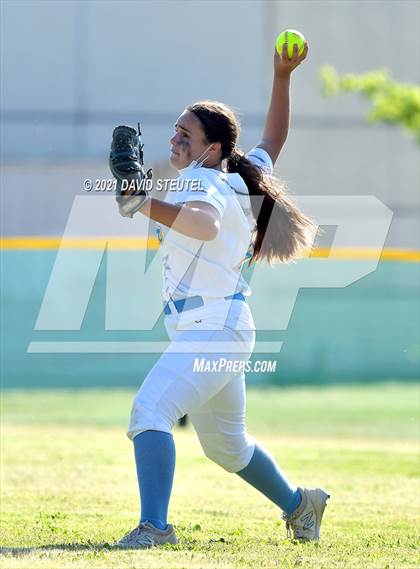 Thumbnail 1 in Del Oro @ Center photogallery.