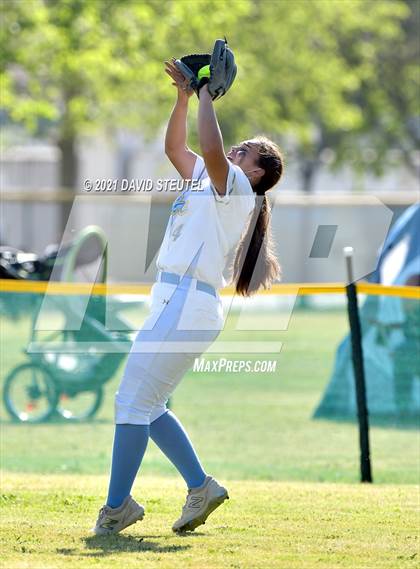 Thumbnail 1 in Del Oro @ Center photogallery.