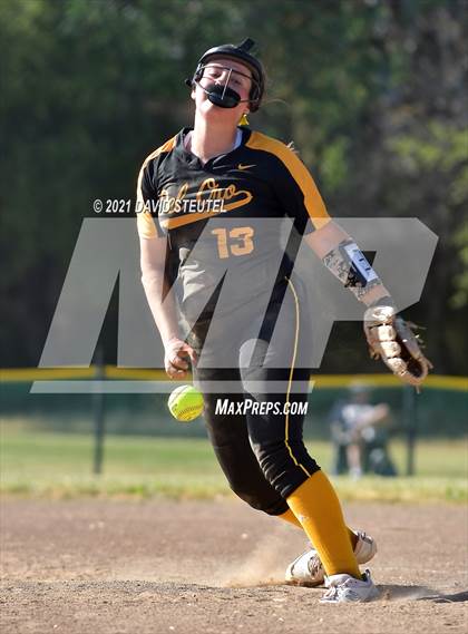 Thumbnail 2 in Del Oro @ Center photogallery.