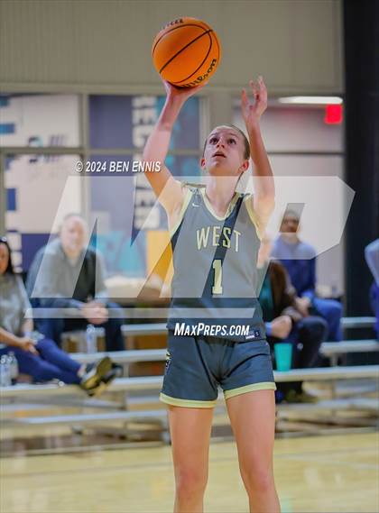 Thumbnail 3 in Bishop Moore vs. West Forsyth (She Got Game Classic) photogallery.