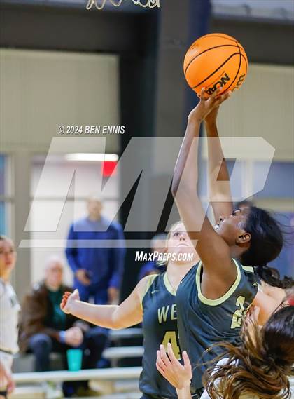Thumbnail 2 in Bishop Moore vs. West Forsyth (She Got Game Classic) photogallery.