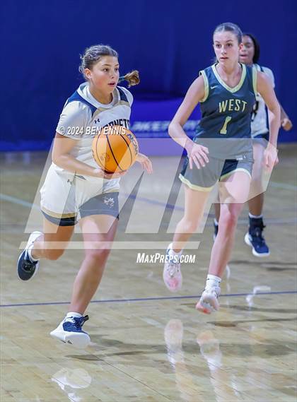 Thumbnail 2 in Bishop Moore vs. West Forsyth (She Got Game Classic) photogallery.
